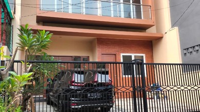 Kesempatan Eksklusif, rumah Mewah di Pulomas, Jakarta Timur, LB 216m²