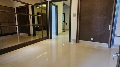 Rumah Mewah di Pantai Indah Kapuk, Jakarta Utara, 4 Kamar Tidur, LT 184m²