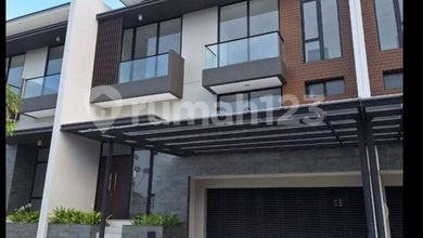 For Sale rumah Premium di Pantai Indah Kapuk, Jakarta Utara - LT 300m²