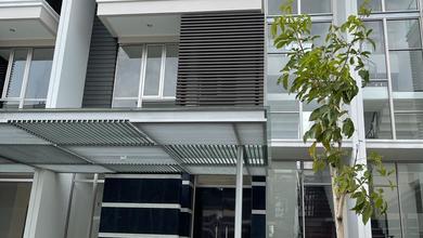 Rumah Area Premium Pantai Indah Kapuk, Jakarta Utara - Harga Menarik 8,2 Miliar