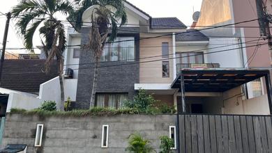 Rumah Mewah di Kelapa Gading, Jakarta Utara,  KT, LT 182m²