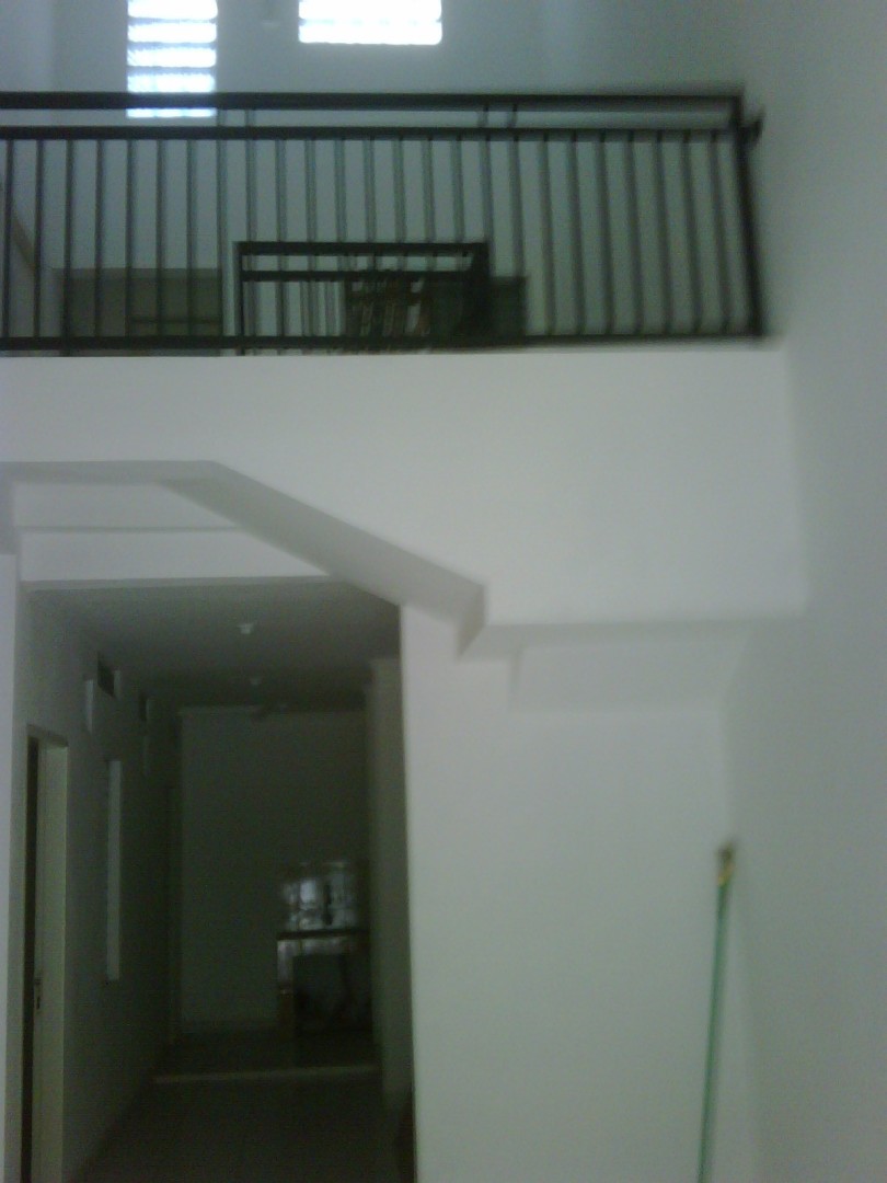 Rumah modern dengan Luas 102 m2 Kawasan Alam Sutera, Tangerang