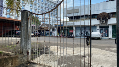 eks bengkel di pramuka raya