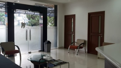 Dijual Ruko Ukuran Besar  Siap Dipakai Hadap Jalan Besar