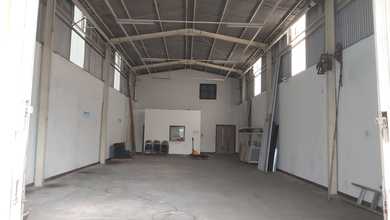 Gudang Akses Container 40ft Di Pinggir Jalan Raya Pinang Cipondoh