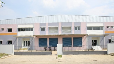 Gudang Baru 4100m2 di Delta Silikon Baguss Rapi Siap Pakai Ada Loading Dock