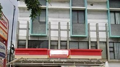 Ruko Gandeng di Tanjung Duren, Hadap Jalan Raya