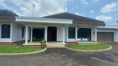 Rumah Mewah di Kalimalang, Jakarta Timur, 4 Kamar Tidur, LT 1833m²
