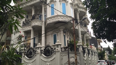 Rumah Prestisius di Kawasan Mangga Dua, Jakarta Barat, LB 715m², Harga 10 Miliar