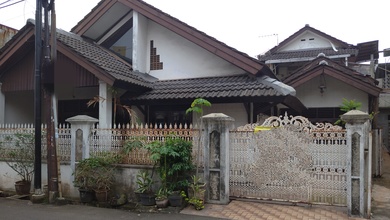 Rumah Prestisius di Kawasan Rawamangun, Jakarta Timur, LB 180m², Harga 3 Miliar
