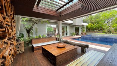 Hunian Elegan di Seminyak, Badung, 4 Kamar Tidur, LT 650m²