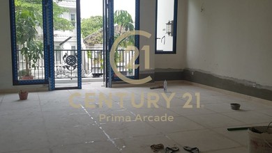 Hunian Mewah di Kebayoran Baru, Jakarta Selatan, 5 Kamar Tidur, LT 270m²
