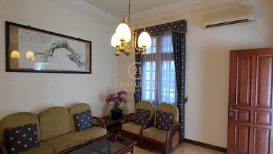 Dijual rumah Eksklusif di Pondok Indah, Jakarta Selatan - LT 300m²