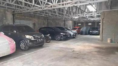 For Sale rumah Eksklusif di Kramat Jati, Jakarta Timur - LT 256m²