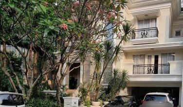 Penawaran Eksklusif, rumah Prestisius di Curug, Tangerang, LB 450m²