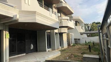 For Sale rumah Mewah di Green garden, Jakarta Barat - LT 600m²