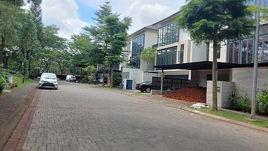 Rumah Area Premium BSD, Tangerang - Harga Terbaik 15 Miliar