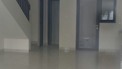 Rumah Siap Pakai di Area Alam Sutera, Tangerang, LT 200m²