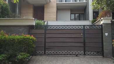 Hunian Mewah di Kawasan Senayan, Jakarta Selatan, LB 500m², Harga 28 Miliar