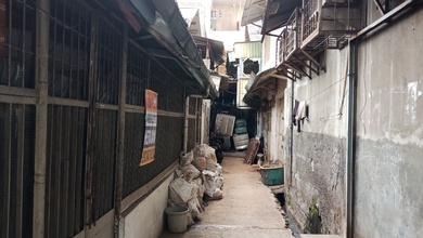 Rumah Siap Pakai di Kawasan Jembatan Lima, Jakarta Barat, LT 168m²