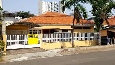 Disewakan Rumah Terjangkau di Duri Kepa, Jakarta Barat, LT 380m²