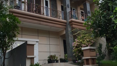 Rumah Elite di Kawasan Karawaci, Tangerang, LB 330m², Harga 3,2 Miliar