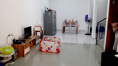 Rumah Mewah di Sunrise Garden, Jakarta Barat, 3 KT, LT 105m²