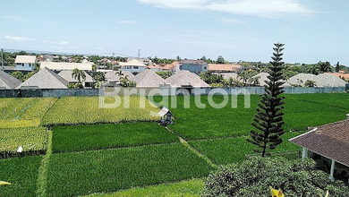 Hunian Mewah di Kawasan Kerobokan, Badung, LB 700m², Harga 7 Miliar