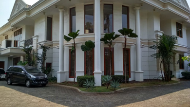 Rumah Mewah di Duren Sawit, Jakarta Timur, 7 KT, LT 1245m²