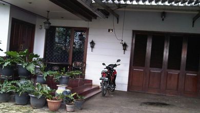 Kesempatan Eksklusif, rumah Mewah di Kebon Jeruk, Jakarta Barat, LB 450m²