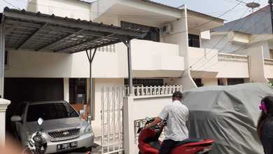Disewakan Rumah Murah di Jelambar, Jakarta Barat, LT 200m²