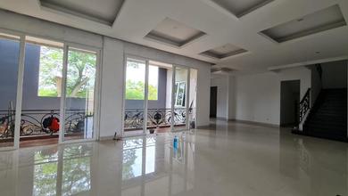 Rumah Area Premium Serpong, Tangerang Selatan - Harga Menarik 12 Miliar